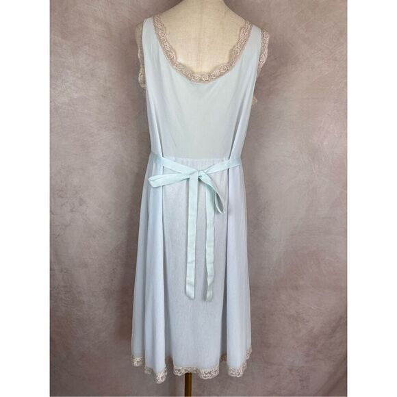 Vintage Plus Size Night Gown - Picture 2 of 5